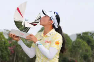 Jeeno Thitikul of Thailand kisses the trophy after winning the Honda LPGA Thailand 2026 in Chon Buri, Thailand. (Photo by Thananuwat Srirasant/Getty Images)